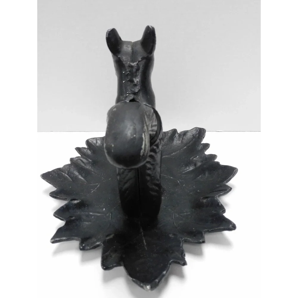 VTG Cast Iron Squirrel Nutcracker on Leaf Base Rustic Black Metal Decor JC115